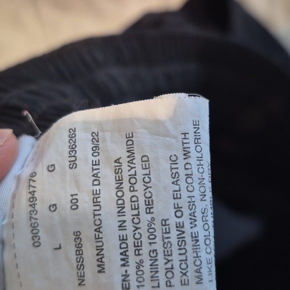 Nike Black Shorts with Black & White Drawstring. Mulicolor Nike Logo - Picture 9 of 9